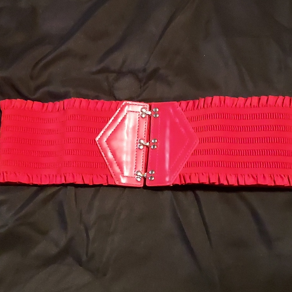 Ladies red stretchy belt